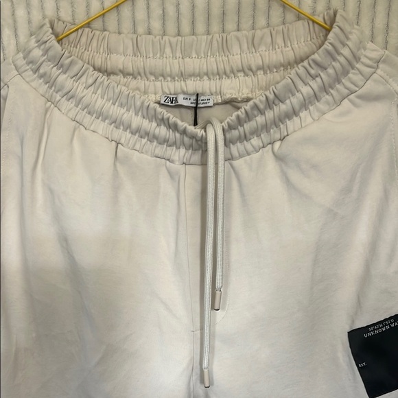 Zara Cream Jogger Pants - Picture 1 of 6